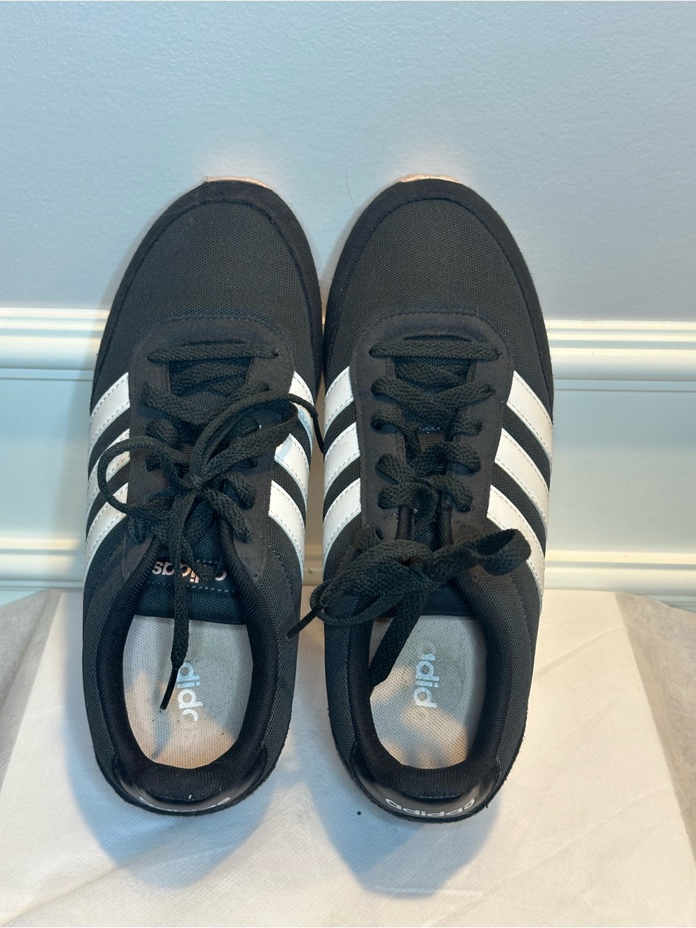 Adidas Women’s Black Low-Top Sneakers with White Stripes size 8